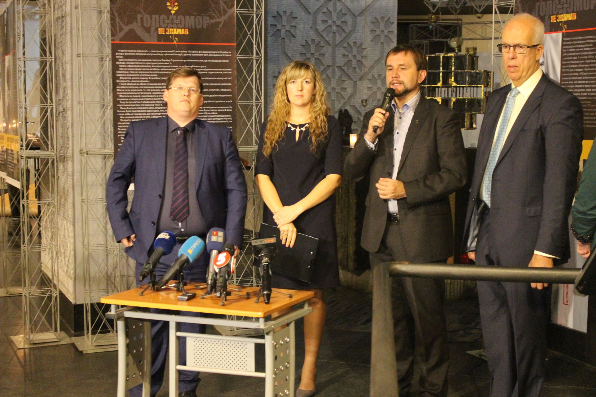 Presentation of the exhibition "Unbreakable"