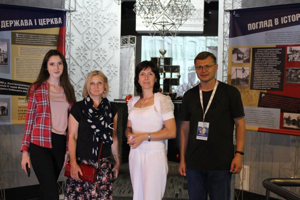 Меморіал жертв Голодомору продовжує співпрацю є екскурсоводами та гідами Києва
