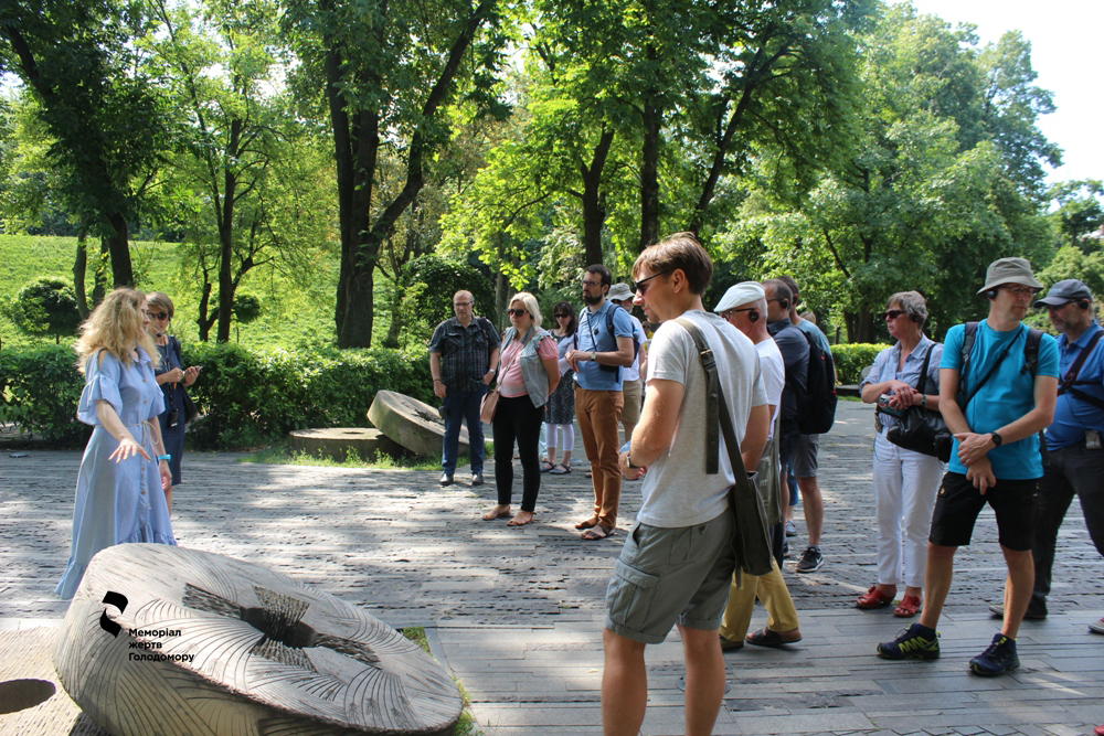 Меморіал жертв Голодомору поділився досвідом освітньої роботи з учителями з Німеччини