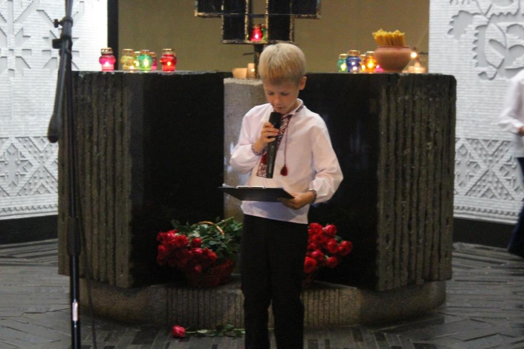 The action «Light a candle of remembrance!» started in the Holodomor Victims Memorial