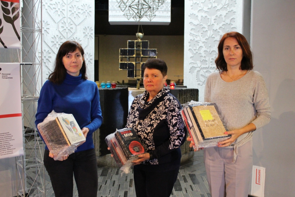 Освітньо-патріотичний проект «Книги для 100 університетів та бібліотек України»