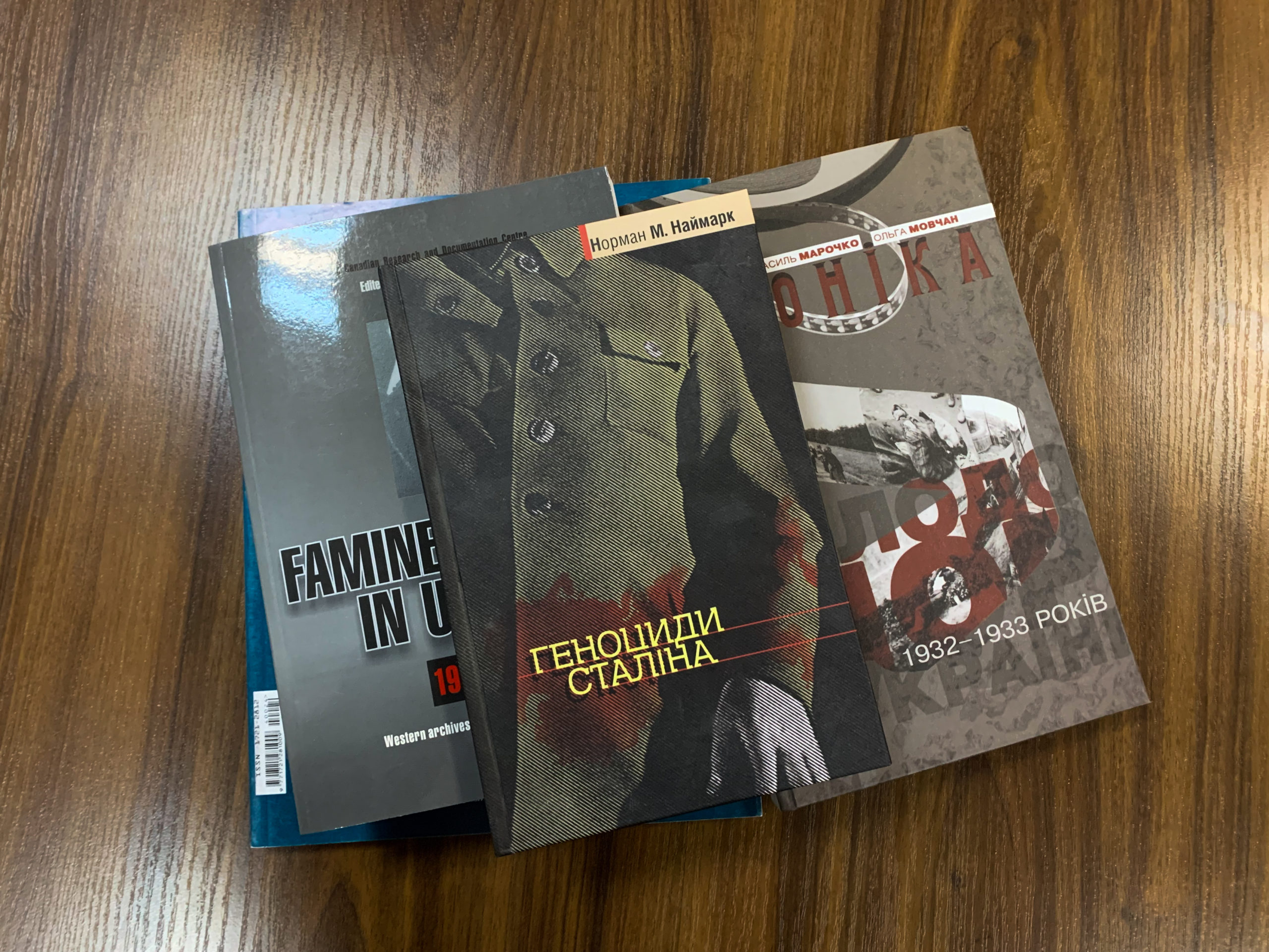 Наталія Шульга передала Музею Голодомору колекцію книг