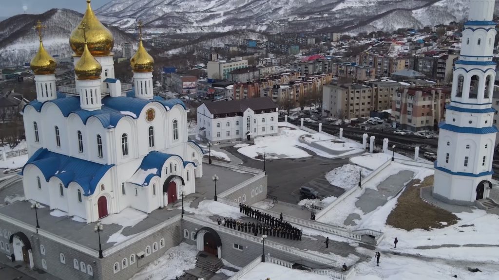 Військовий оркестр на Камчатці у формі літери V