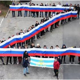 Молодь Таганрога вишикувалася у літеру Z 1