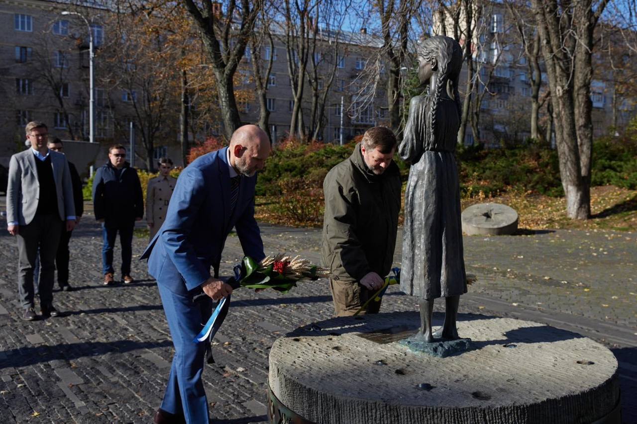 A parliamentary delegation from Estonia visited the Holodomor Museum