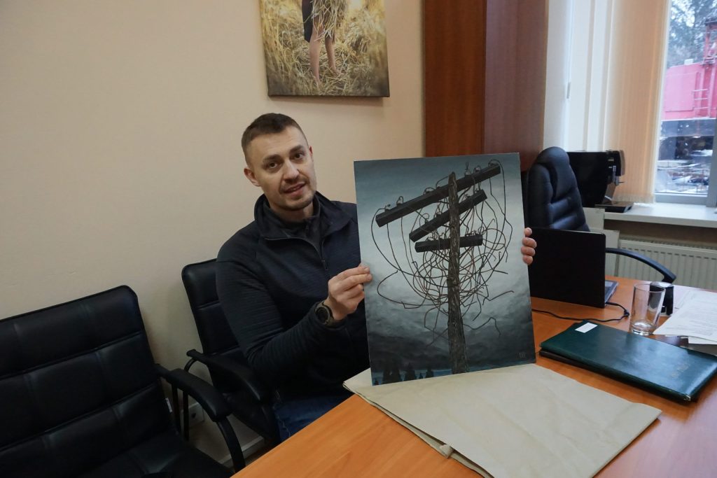 “Today’s Ukraine. Golgotha”: a Ukrainian military man presented his painting to the Holodomor Museum