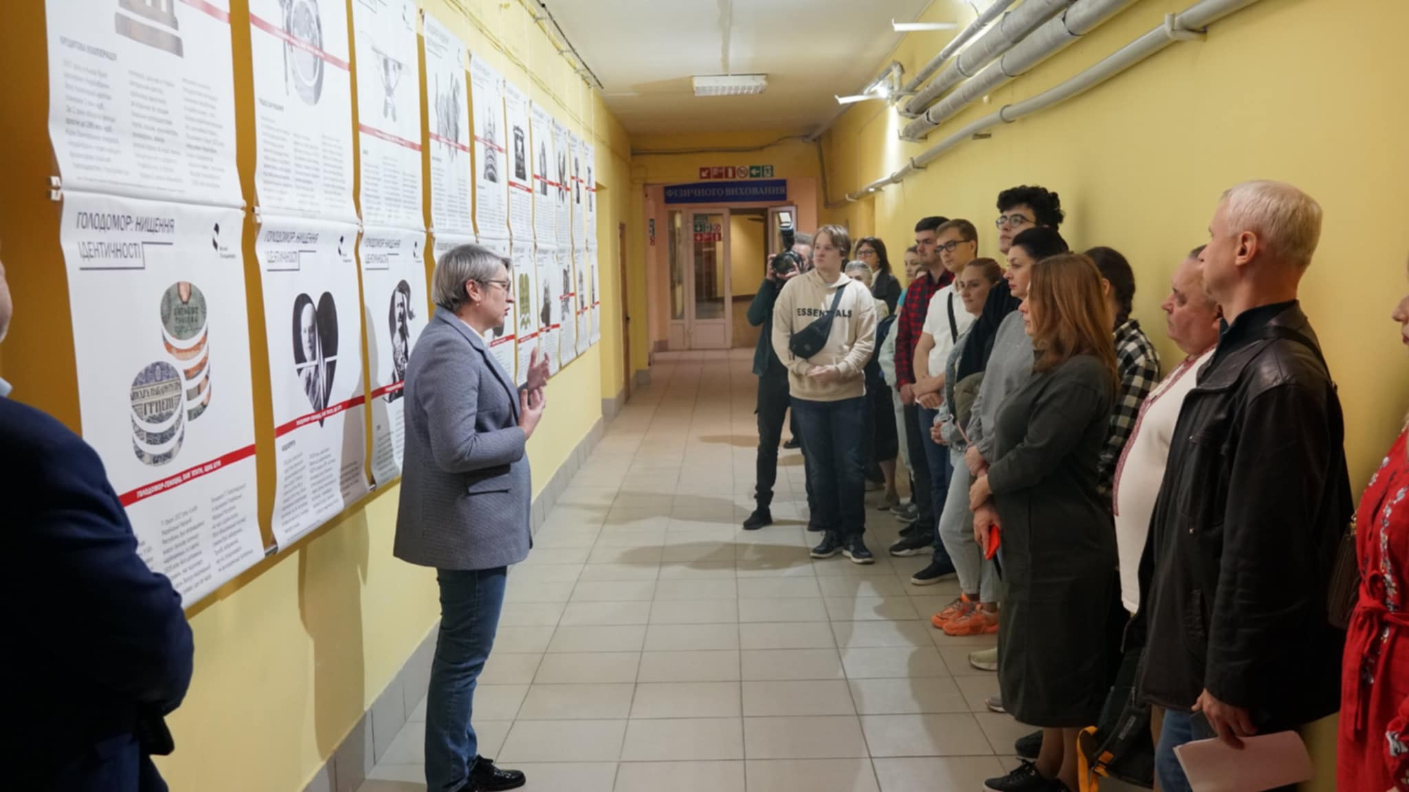 У Дніпрі відкрили виставку «Голодомор: нищення ідентичності»